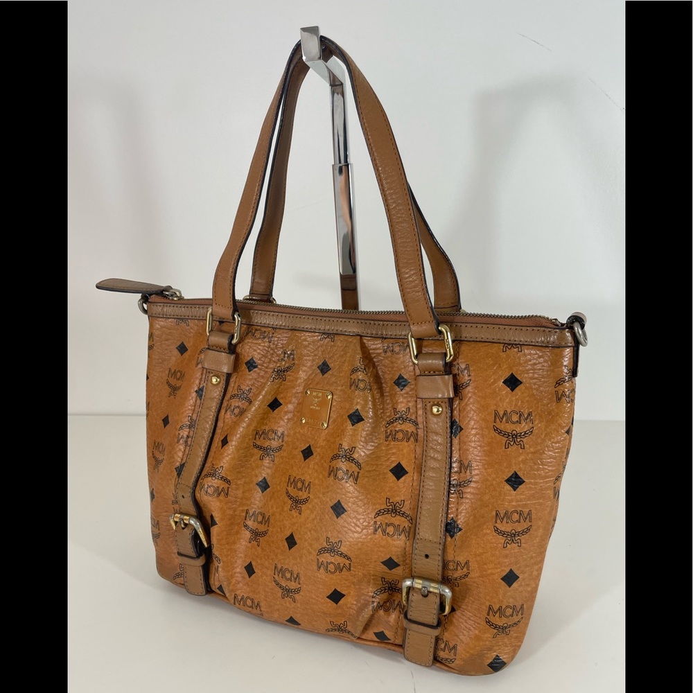 😊MCM 😊
Zip Belt Tote In Cognac Visetos Coated Canvas Shoulder Bag